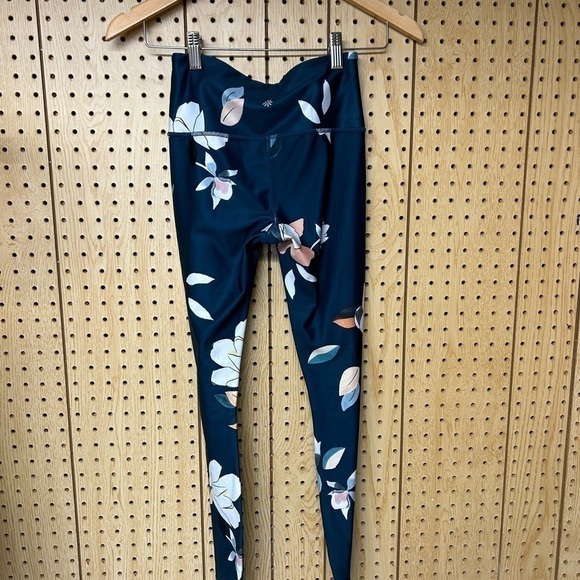 Athleta Floral Print Thighs - Picture 4 of 4